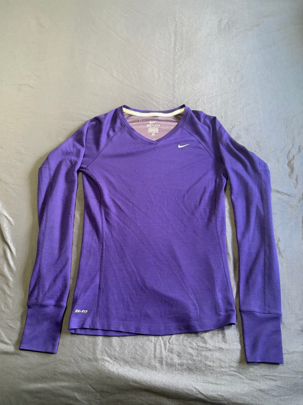 Y2K 2000s Nike Dri-Fit purple long sleeve v-neck shirt. Size XS.